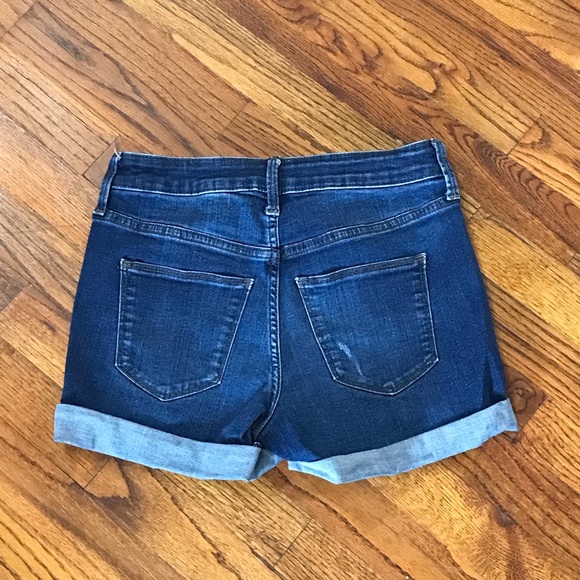 Universal Thread Denim Jean High Rise Distressed Shorts
Pockets Stretch Materia - Picture 4 of 10